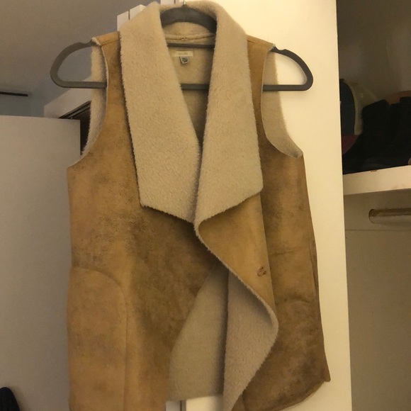 Shearling vest - Picture 2 of 2